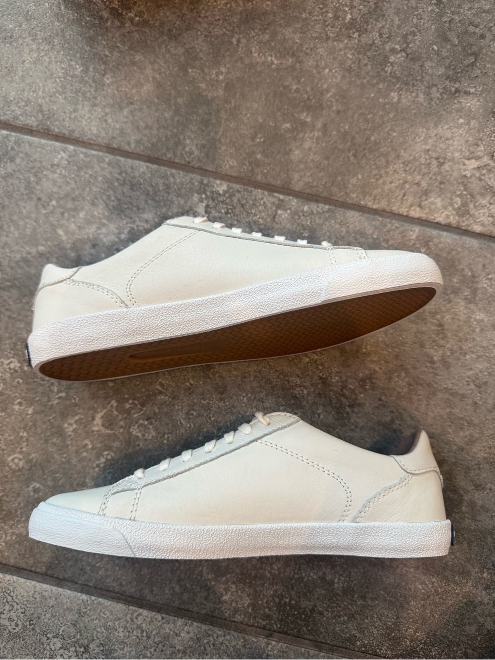 Cole Haan TRAFTON CLUBCOURT 11 sneakers white lea woman’s us size 6 B NEW in box - Picture 4 of 11